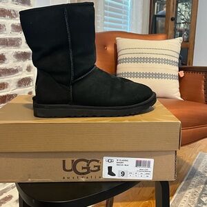 Uggs Sheepskin Black classic short boots